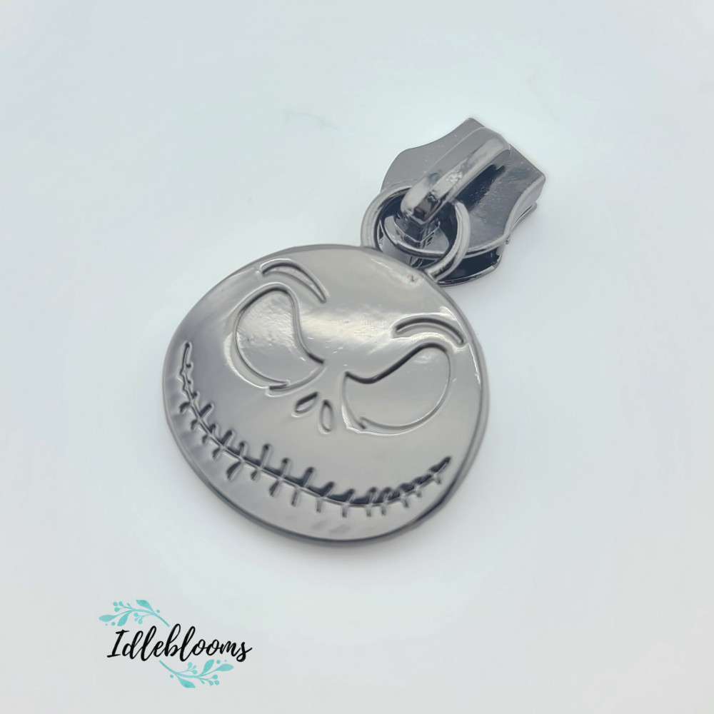 Jack #5 Zipper Pull * Idleblooms