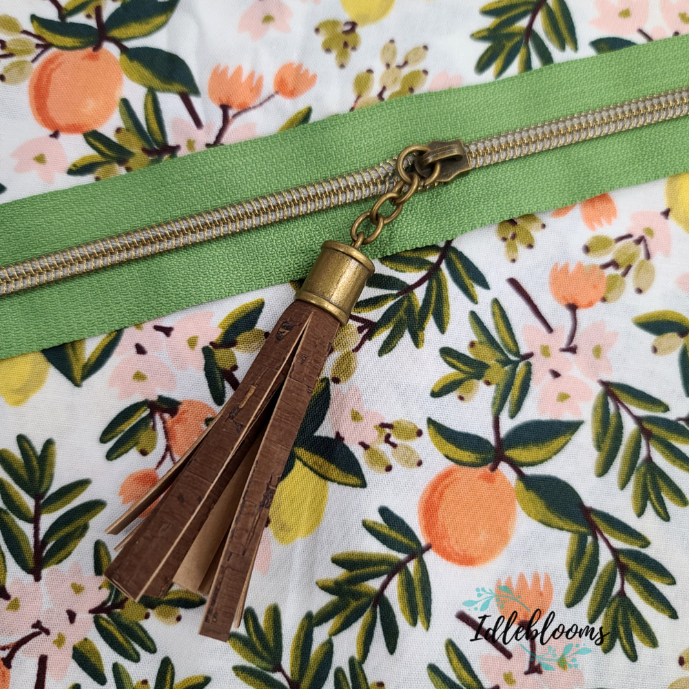 Tassel #5 Zipper Pull * Idleblooms