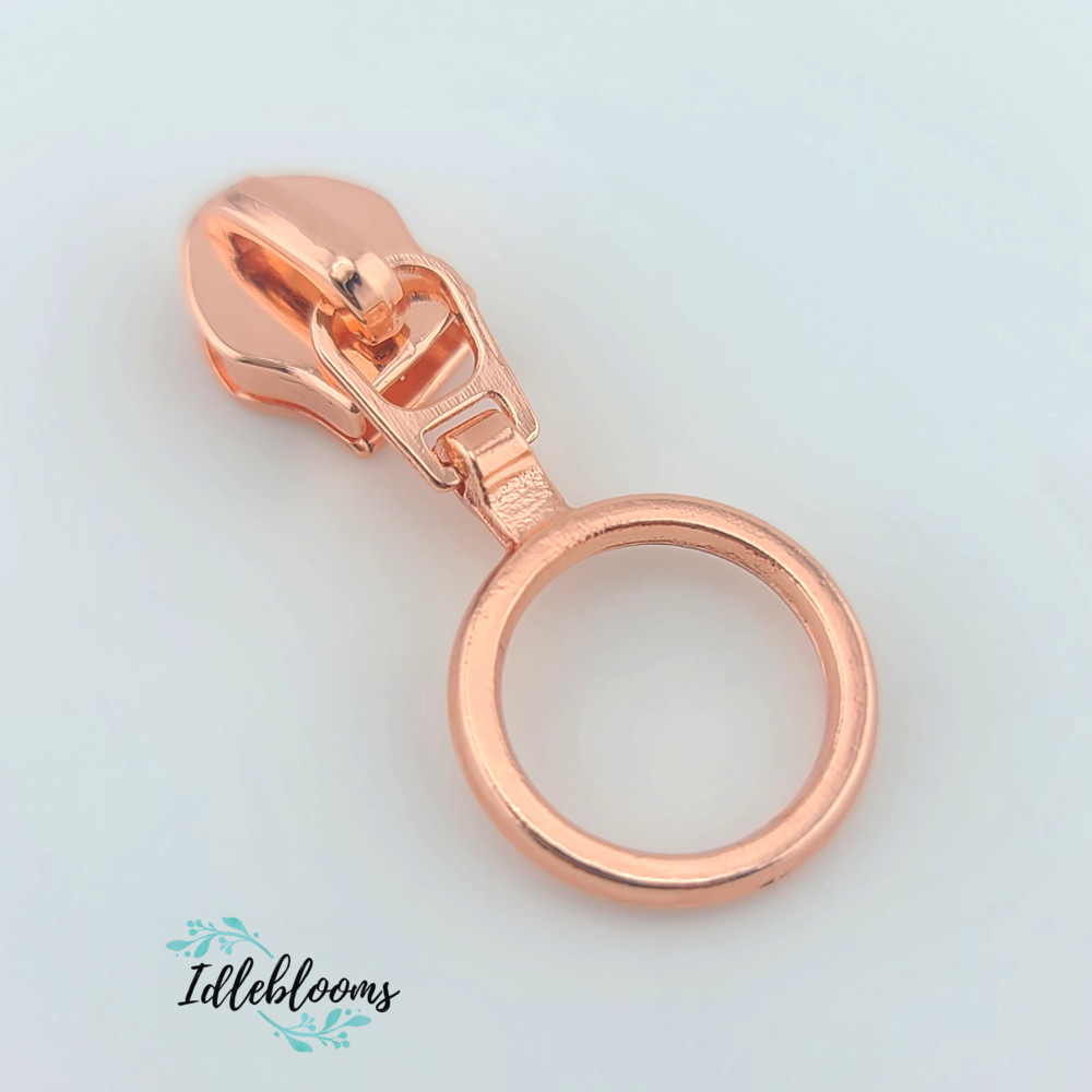 Classic Ring #5 Zipper Pull * Idleblooms