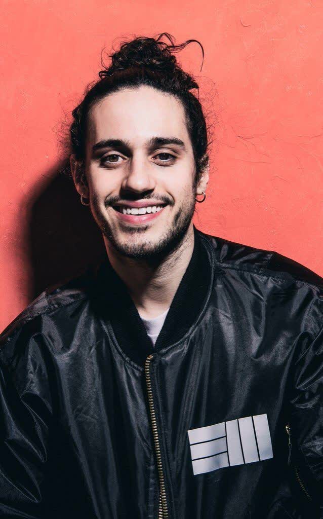 Descubrir 47+ imagen russ rapper ethnic background
