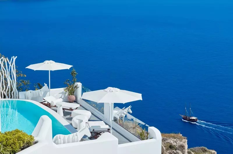 Master Suite with Infinity Pool