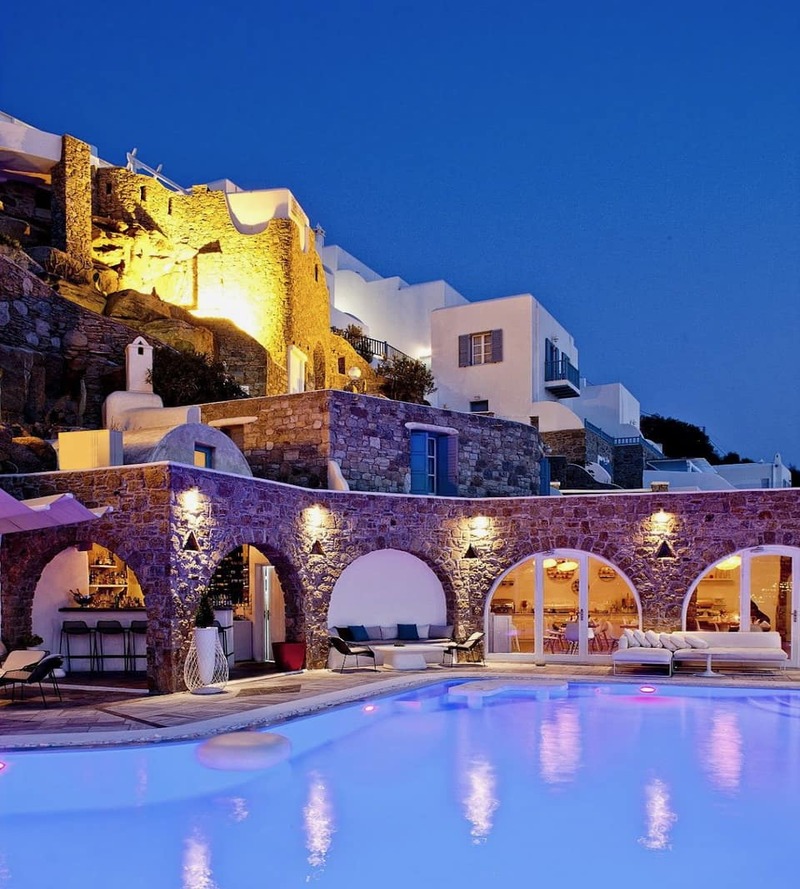 Kouros Hotel and Suites