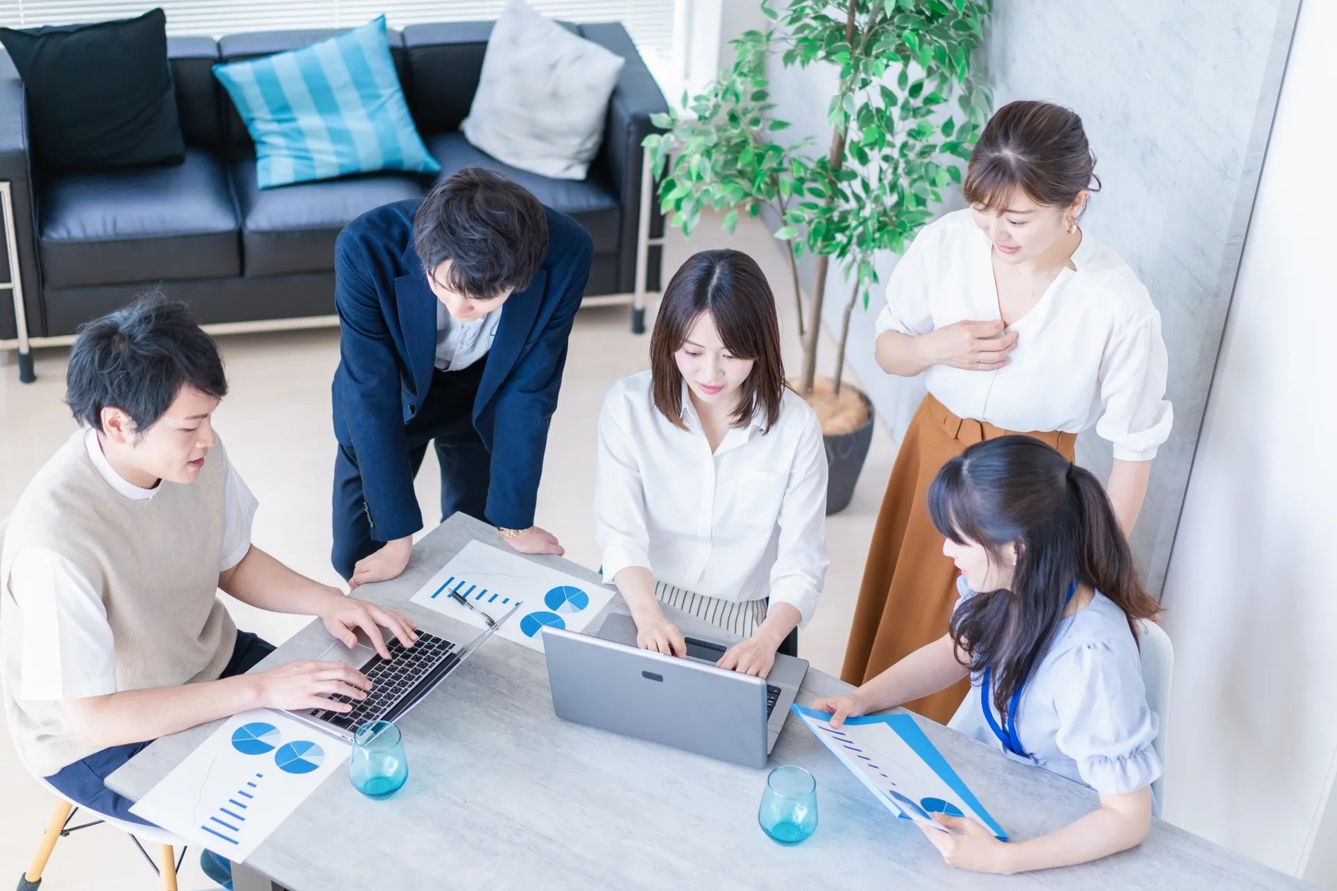 若手社員のグループワーク模様