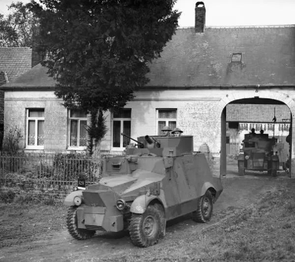 Morris CS9/Light Armoured Car