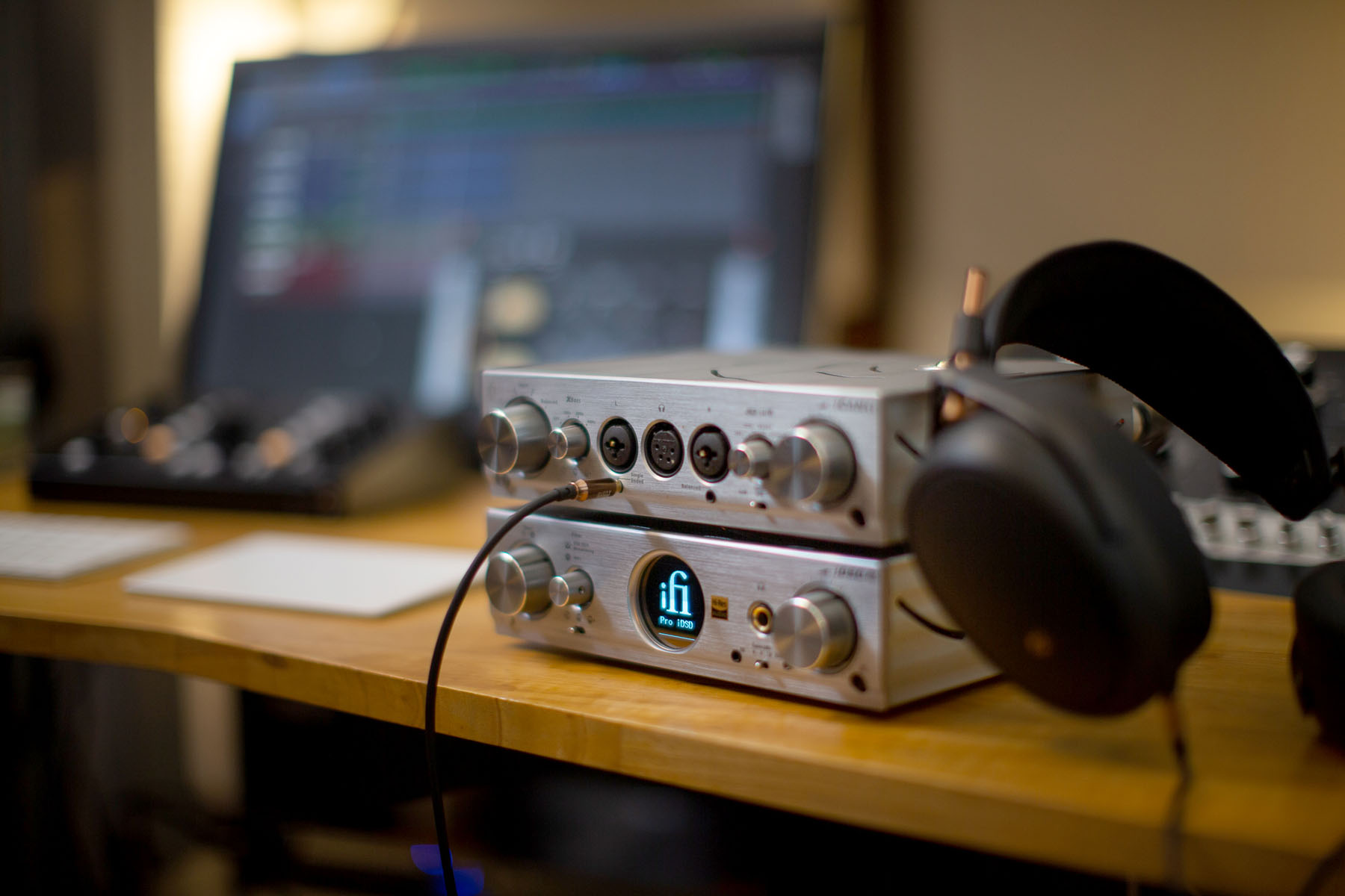 Pro iCAN Studio - iFi Studio