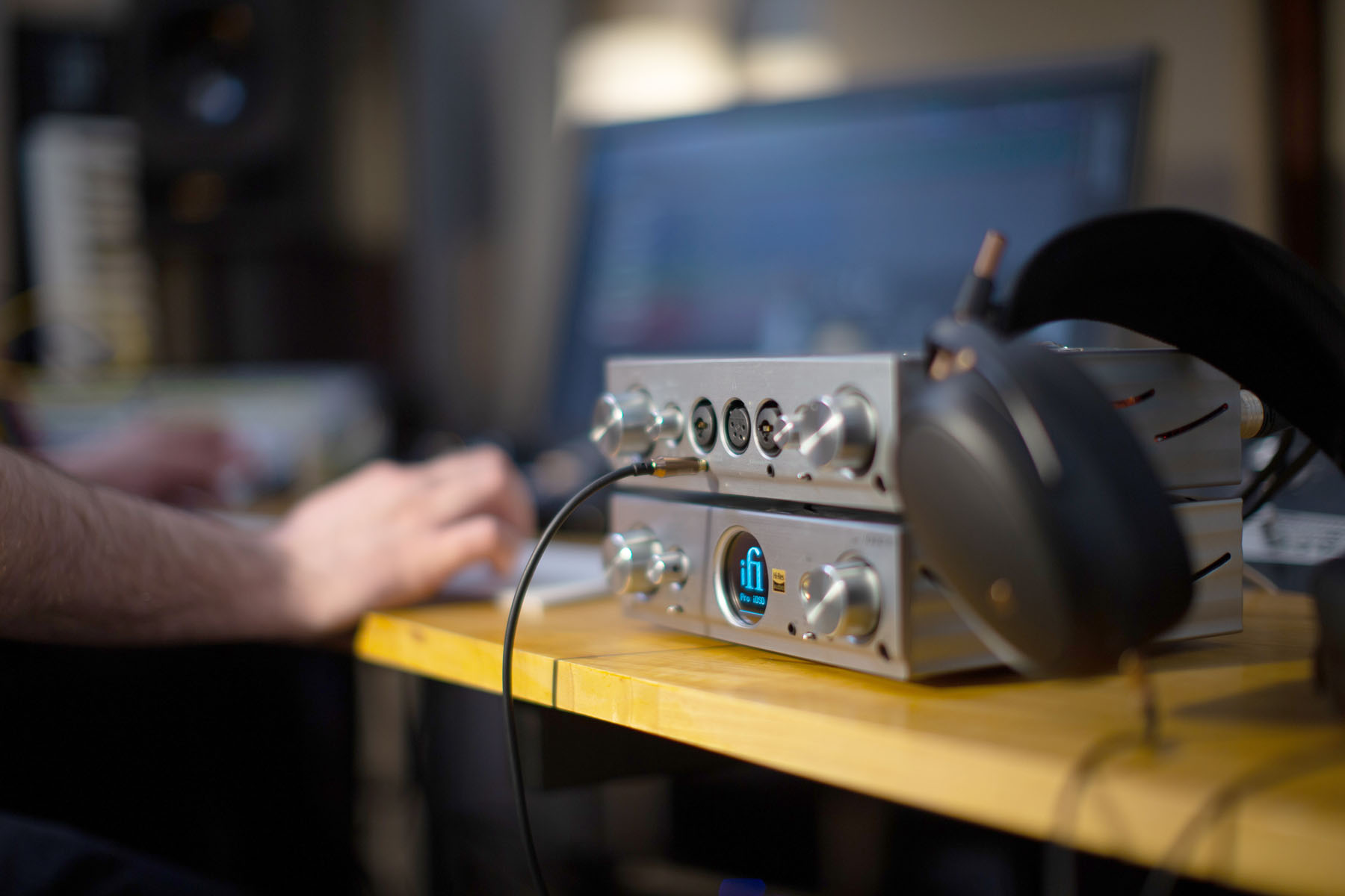 Pro iCAN Studio - iFi Studio