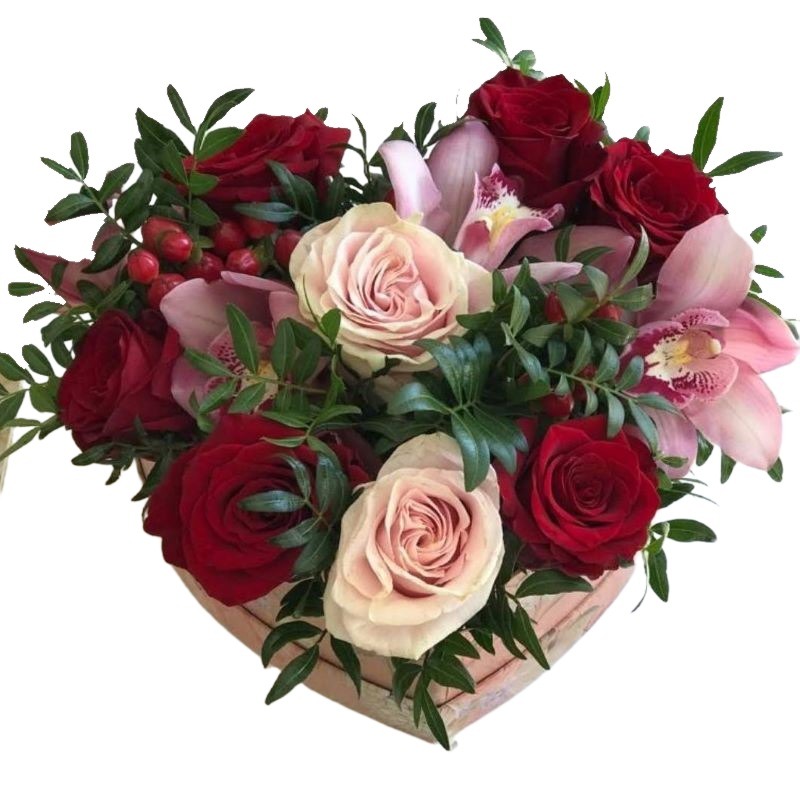Aranjament floral cutie inima trandafiri si orhidee.