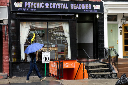 Tarot Cards In The Age Of Yelp What Psychics See In Those