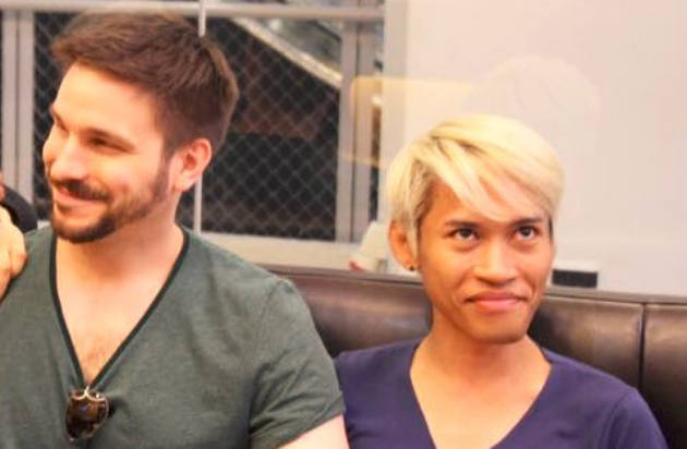 Polisi bergerak cepat, bahkan saat ini kasusnya sudah dinaikkan statusnya dari penyelidikan ke … Foto Pria Tampan Gandeng Pasangan Gay Bikin Patah Hati