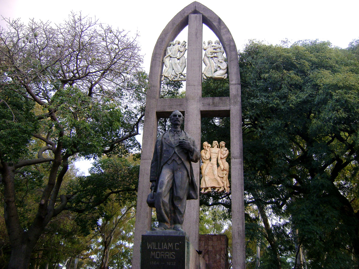 MONUMENTO A WILLIAM MORRIS EN PALERMO