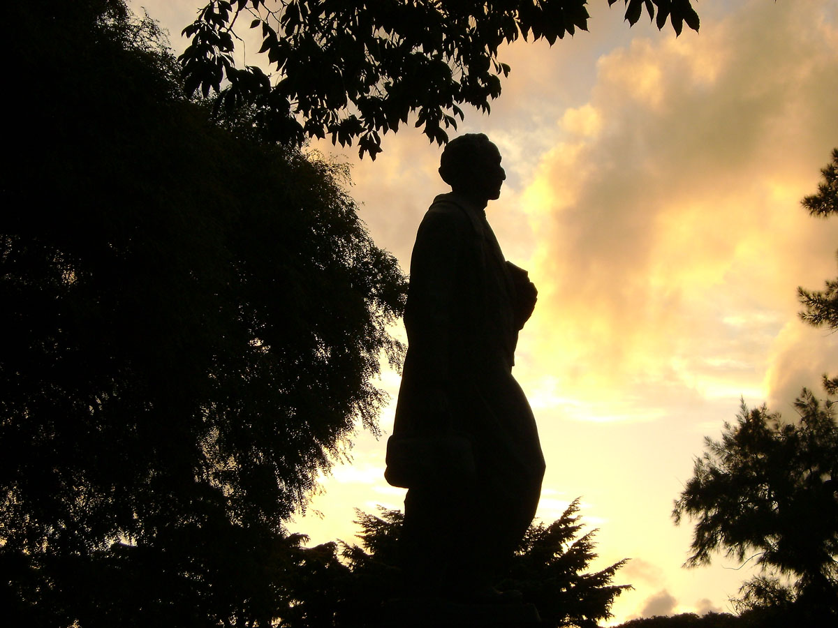 MONUMENTO A WILLIAM MORRIS EN PALERMO
