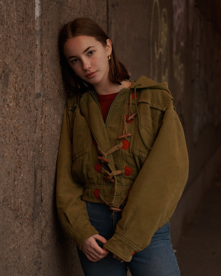 Mot Models Amelie - High Quality 8K City Arts | Free Download