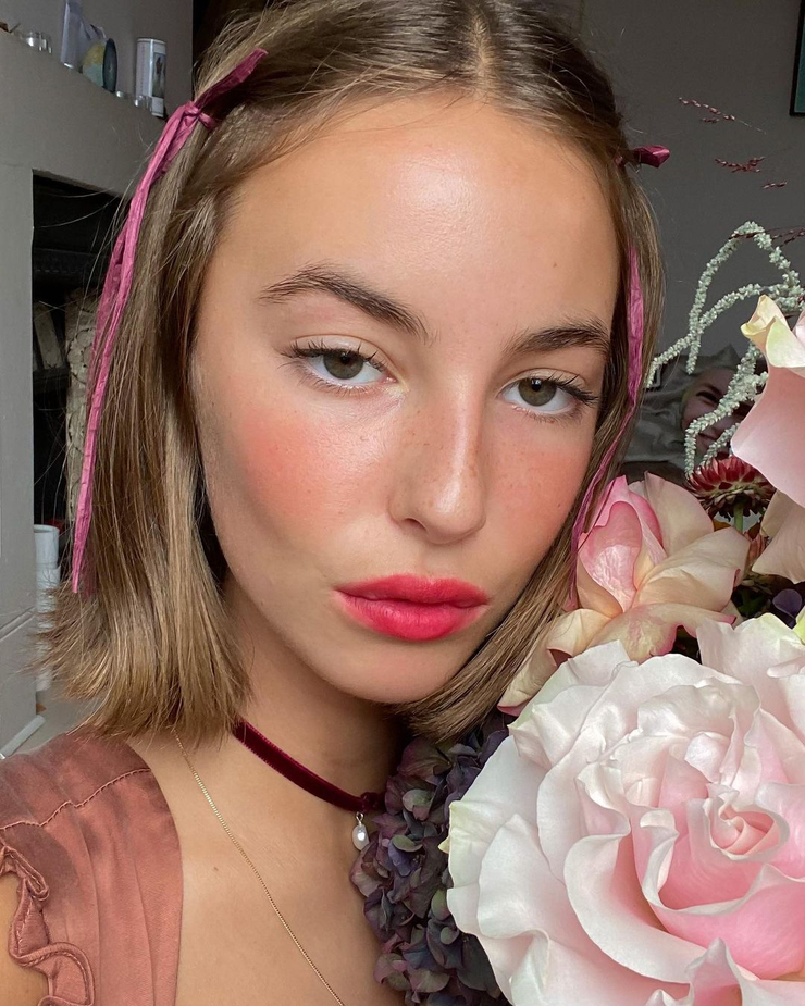 Mot Models Amelie - Geometric Photos - Premium HD Collection