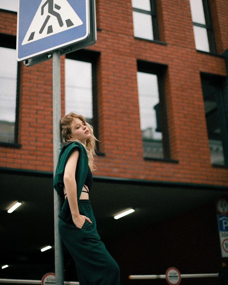 Luna Ella Models - Colorful Pictures - Stunning Mobile Collection