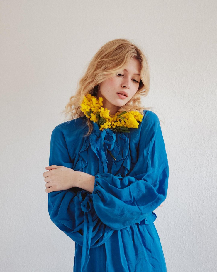 Mot Models Luna - Download Creative City Wallpaper | Retina