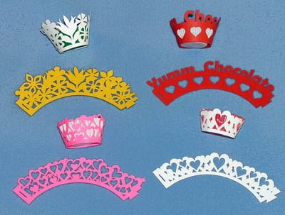 set1done_resize2 Cupcake Wrappers for Valentine's Day and a Floral Pattern2