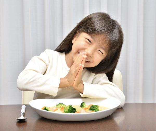 Mengajarkan kebiasaan bersyukur ke anak sejak usia dini