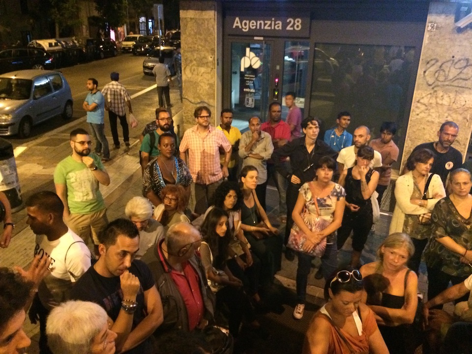 Assemblea Piazza della Marranella - Si discute se invitare o meno le istituzioni alla prima assemblea nella sala consiliare