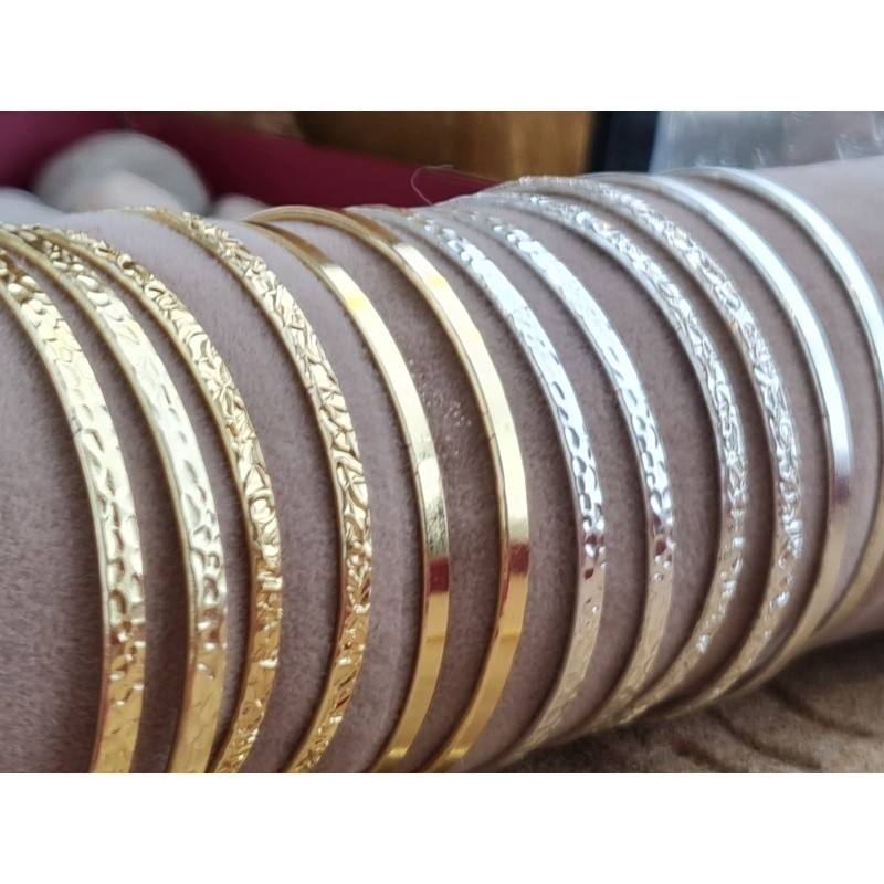 Elegant Hammered Metal bracelet