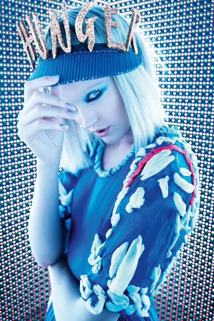 Read Online Hunger Comic Issue 2 - Stunning Gradient Background - Mobile