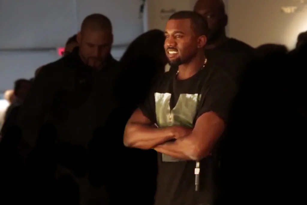 Essentials Yadi Hypebeast - Premium Landscape Illustration Gallery - High Resolution