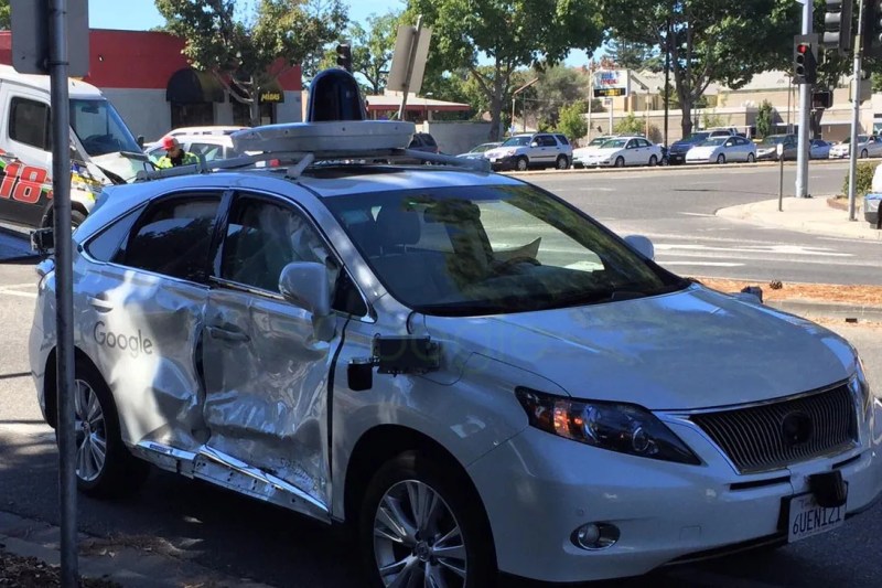Google S Self Driving Car Involved In Car Crash - High Quality 8K Landscape Arts | Free Download