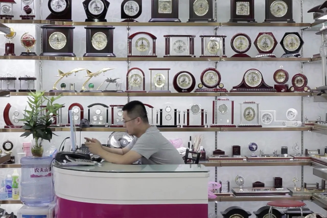 Nowness Hypebeast - Dark Background Collection - 4K Quality