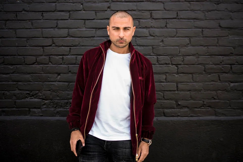 Yasmina Saidi Linkedin - Geometric Background Collection - High Resolution Quality