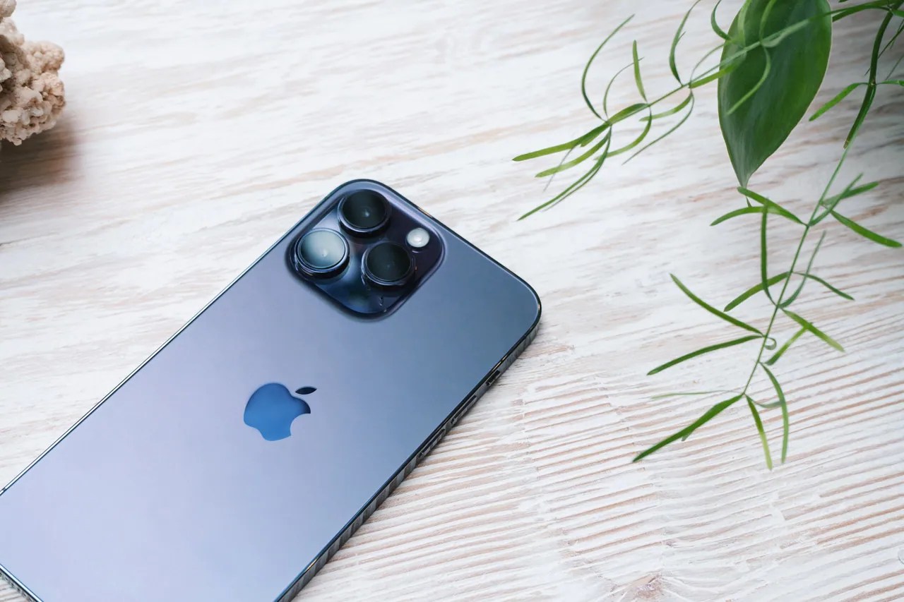 iphone 14 pro apple watch 3