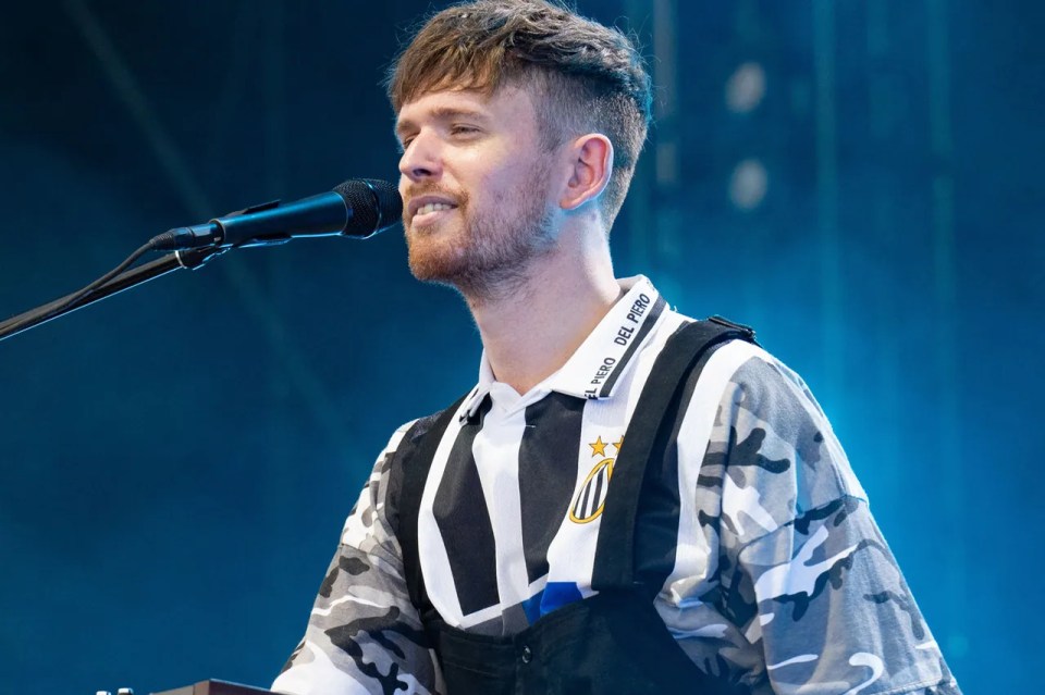 James Blake Artist - HD Mountain Photos for Desktop