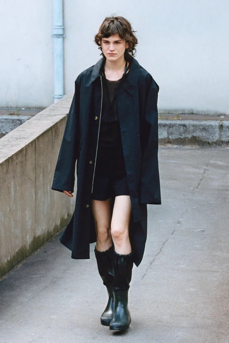 Rier Makes Mountain Essentialism - Premium City Photo Gallery - Full HD