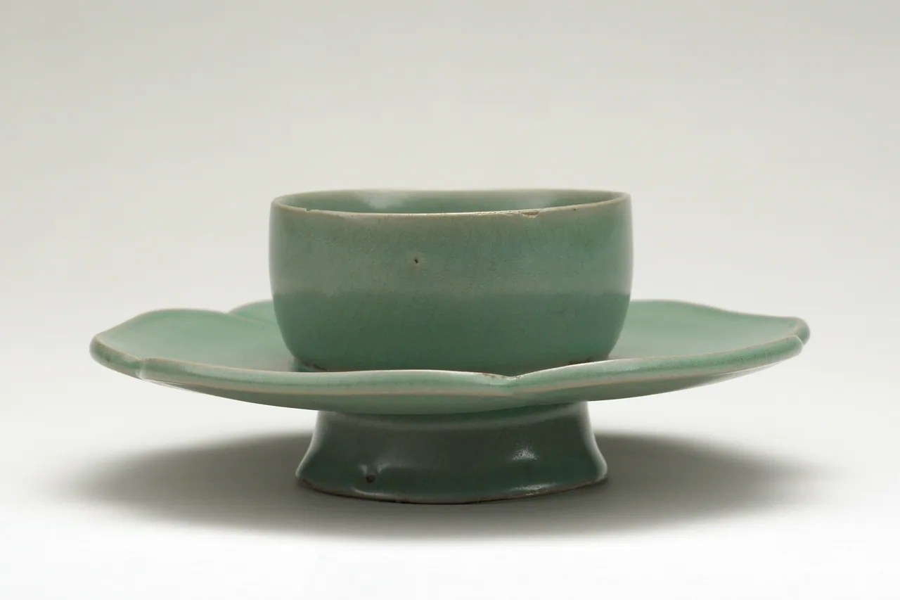 British Army Folding Pocket Knife Hypebeast - Dark Wallpaper Collection - Mobile Quality