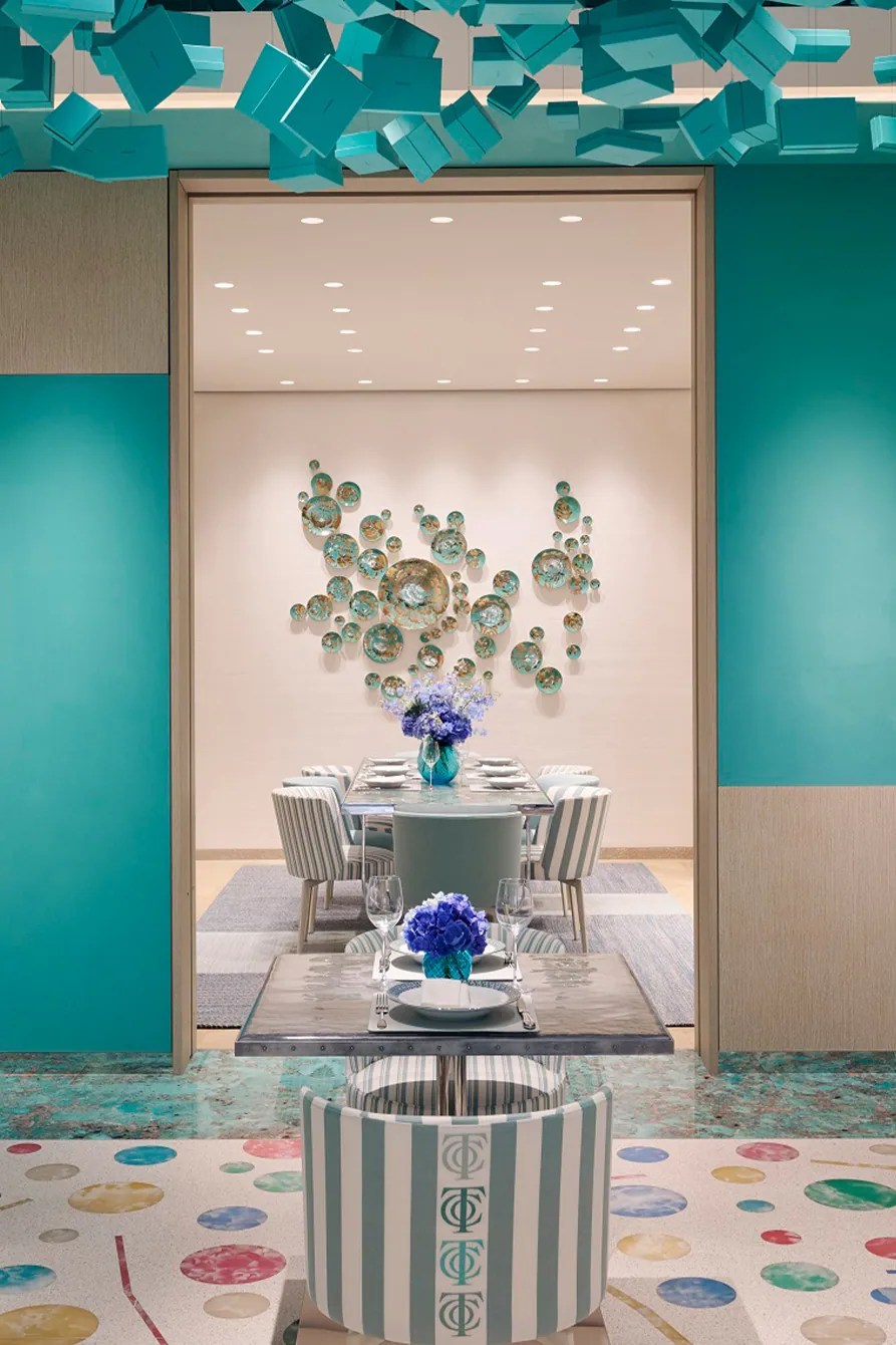 Food & Design| Tiffany & Co. Unveils New Blue Box Cafe w/ Chef
