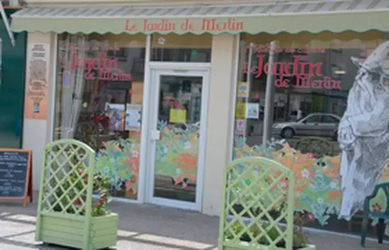 Côte de boeuf is french for “rib of beef” and is a type of meat that is popular in many parts of france. Le Jardin de Merlin, Restaurant bio Ã  Saint diÃ© des vosges avec L