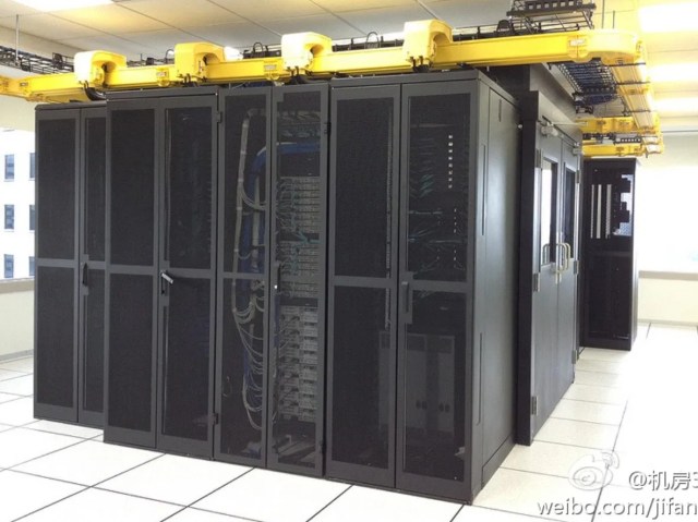 https://image.made-in-china.com/2f0j00WMyqmBvPygbV/Good-Colocation-Server-Rack-Micro-Data-Center-Solution-Cold-Aisle-Containment.webp