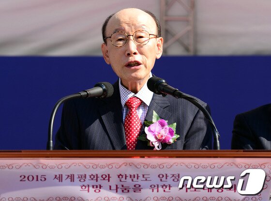 의 저자 정귀선 씨가 조용기 원로목사(여의도순복음교회)와의 스캔들에 대해 입을 열었다. ì†ë³´ ì—¬ì˜ë„ìˆœë³µìŒêµíšŒ ì„¤ë¦½ìž ì¡°ìš©ê¸° ì›ë¡œëª©ì‚¬ ë³„ì„¸