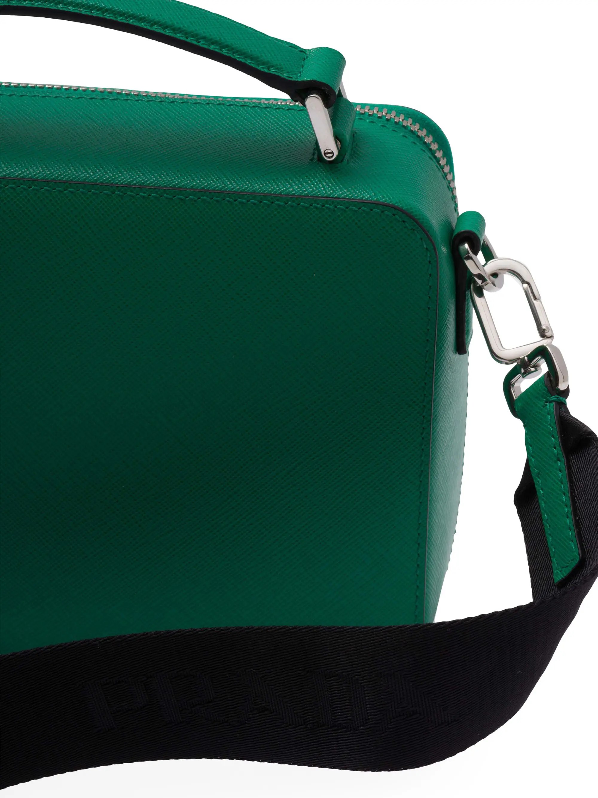 Merlyn Prada Medium - Mountain Background Collection - High Resolution Quality