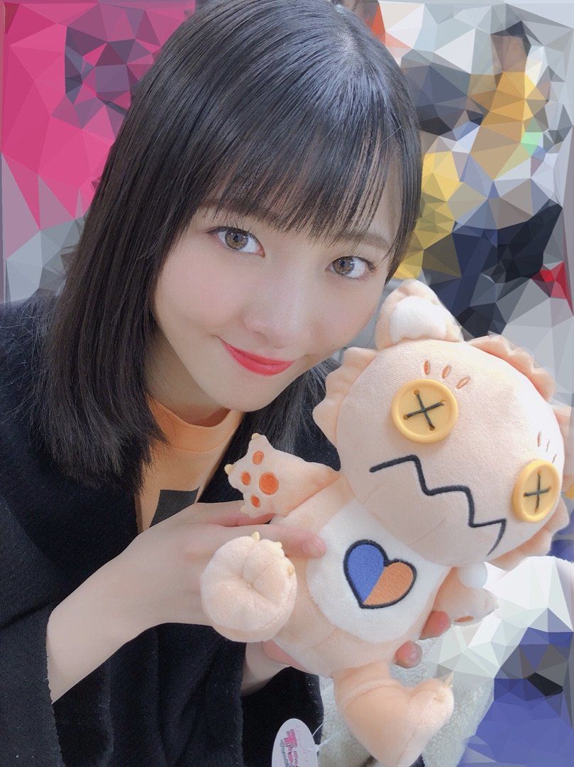 小片リサ(つばきファクトリー)・羽賀朱音(モーニング娘。'19)】がおっきーをプレゼント・・・