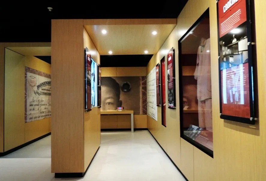 Museum School Royal Alberta Museum - Retina Minimal Textures for Desktop