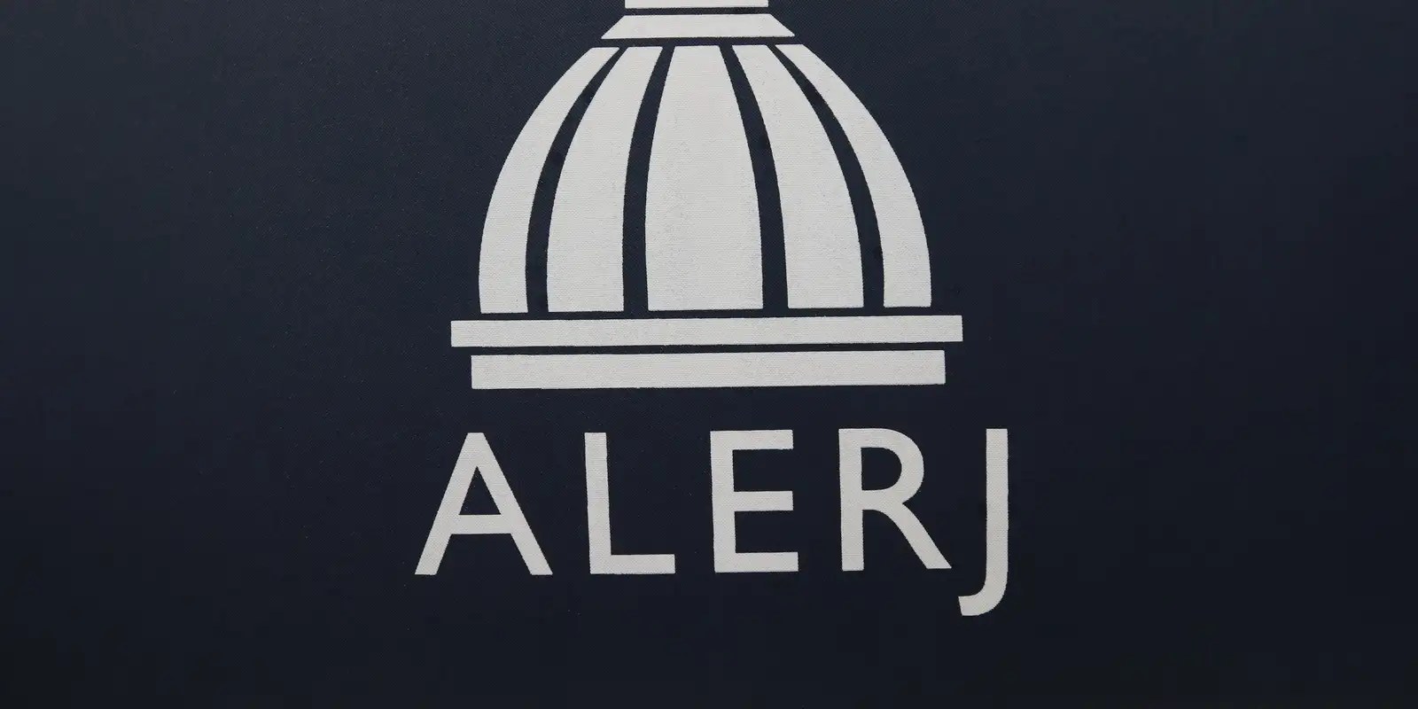Alerj suspende afastamento da deputada Lucinha