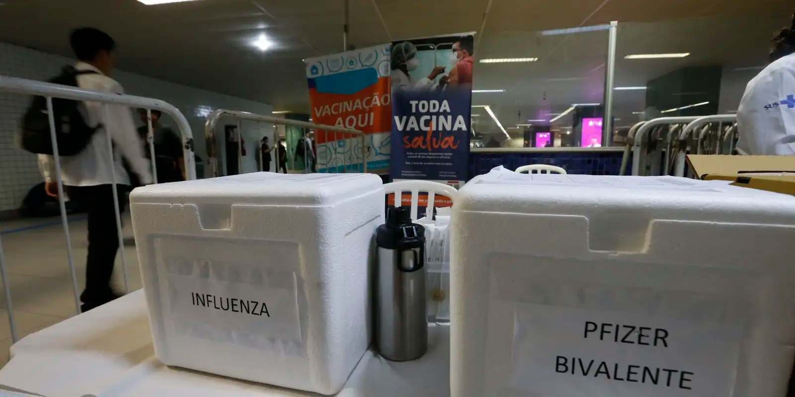 Termina na quinta vacinação em estações de trem, metrô e ônibus de SP