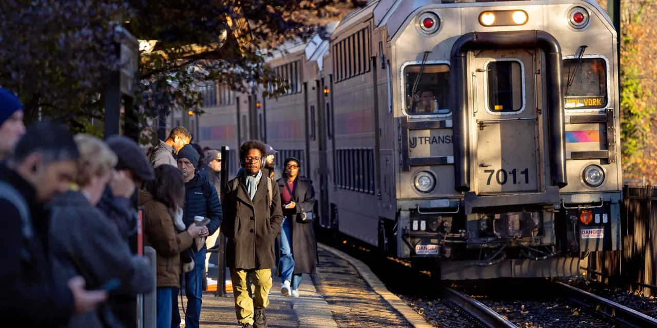 November Jobs Report: 64,000 Jobs Added, Unemployment Rises to 4.6% (2026)