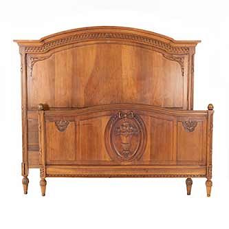 Cama Matrimonial Francia Siglo Xx En Talla De Madera De Roble Diseno Arquitectonico Con Cabecera Piecera 2 Largueros Sold At Auction On 6th July Bidsquare
