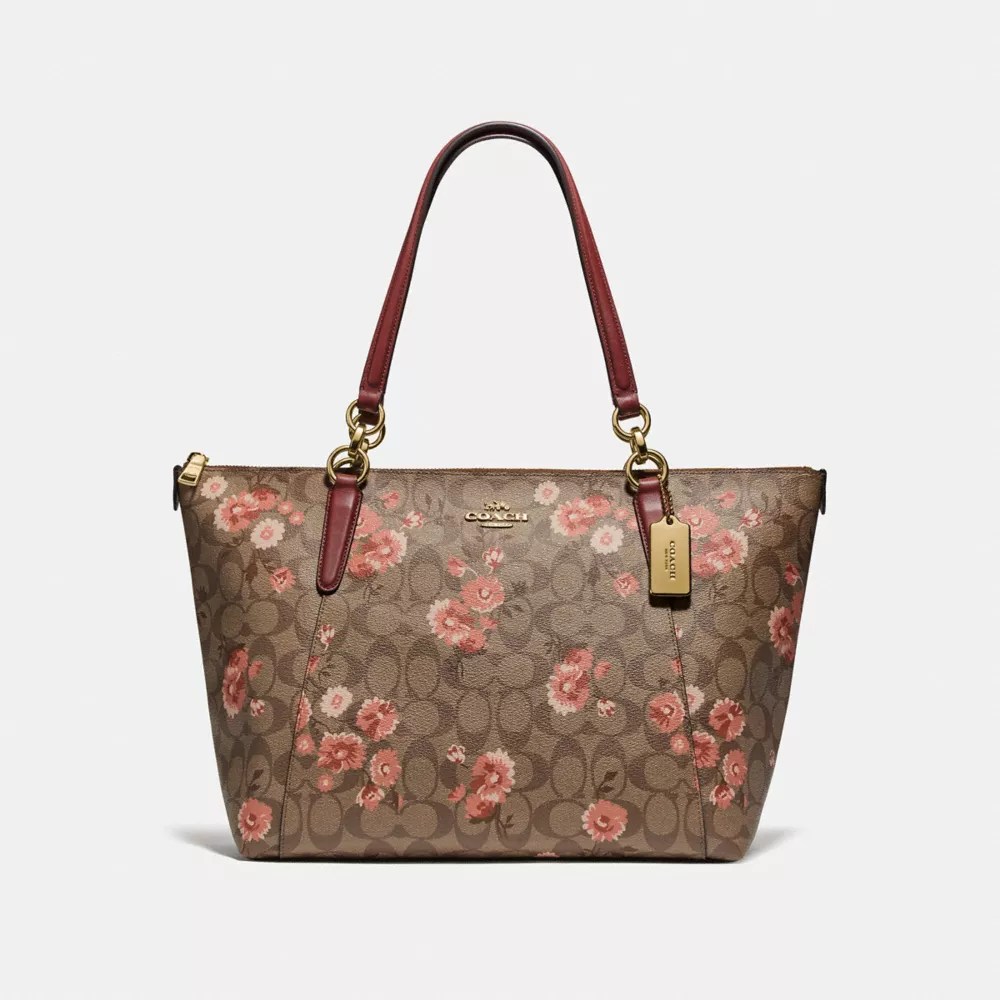 Ori ava tote with floral bundle print (coach f28965) rm520 cash installment:3x kutu/hoi:3 month depo:rm100 ✈️14 days 0193571519 available . Coach Outlet Ava Tote In Signature Canvas With Prairie Daisy Cluster Print
