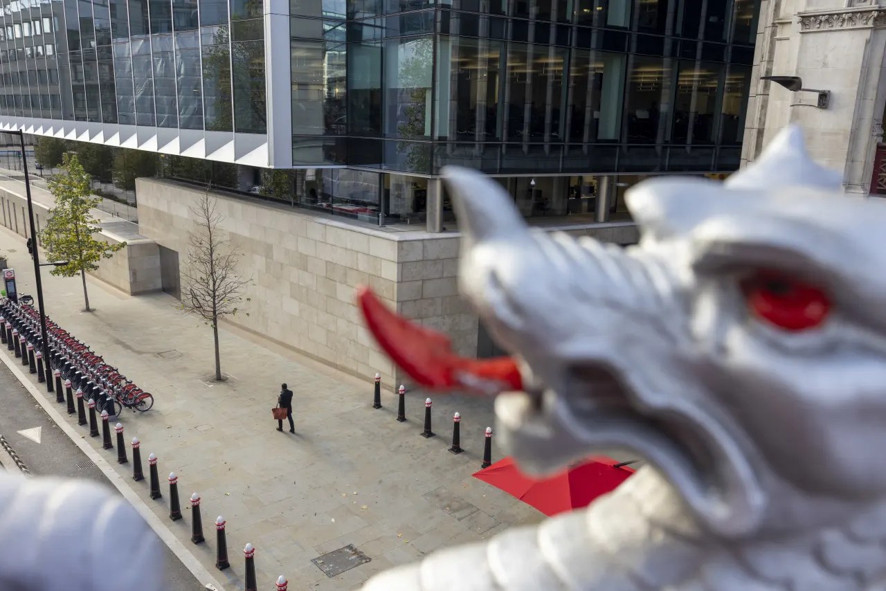Goldman Sachs Axes Bonus Cap For London Bankers