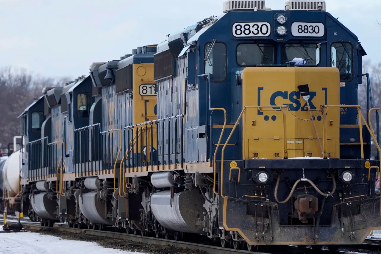 CSX affirme que de plus en plus d&rsquo;entreprises expédient par rail pour éviter la hausse des coûts du carburant