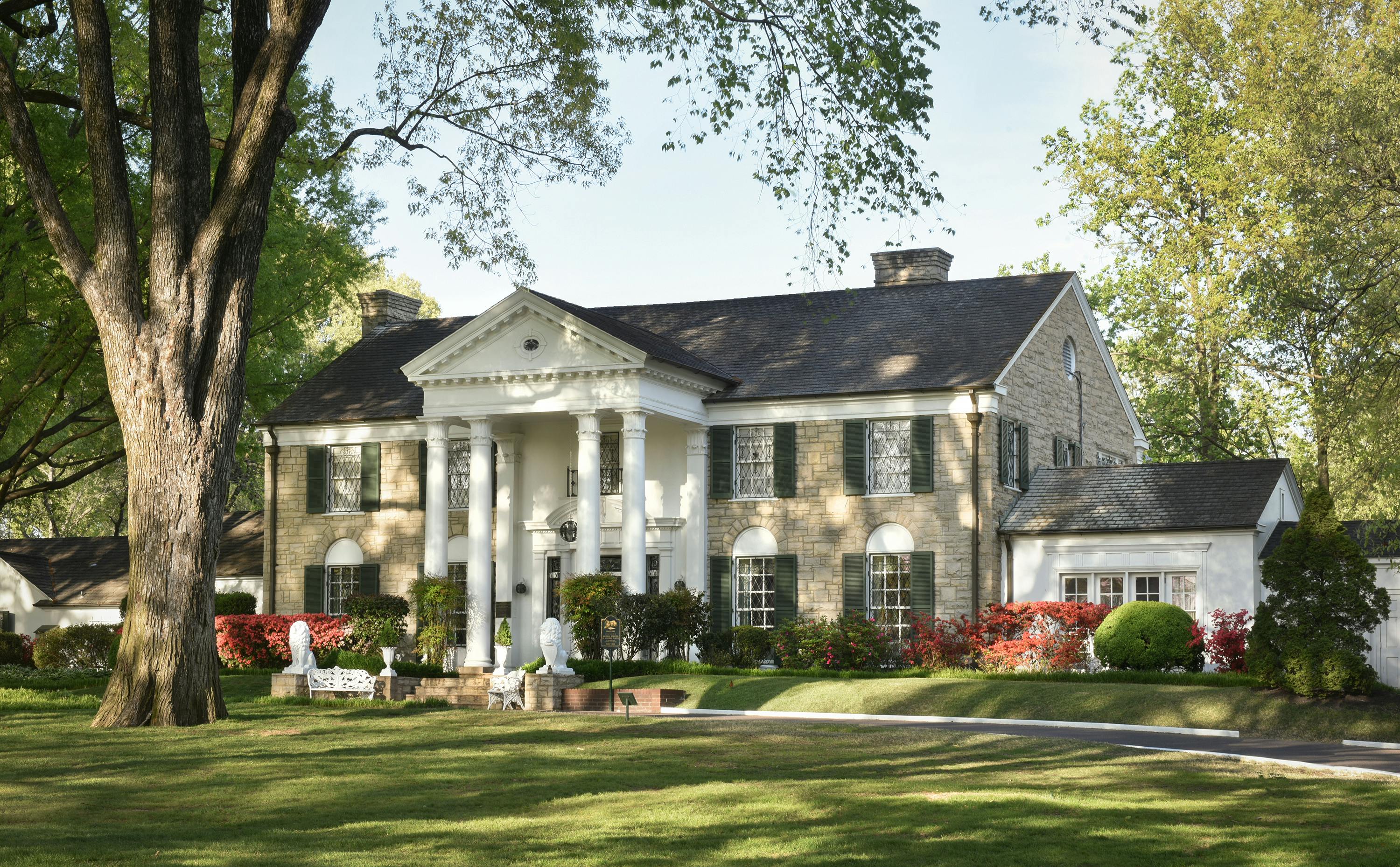 Elvis presley mansion graceland: what it’s actually like inside the