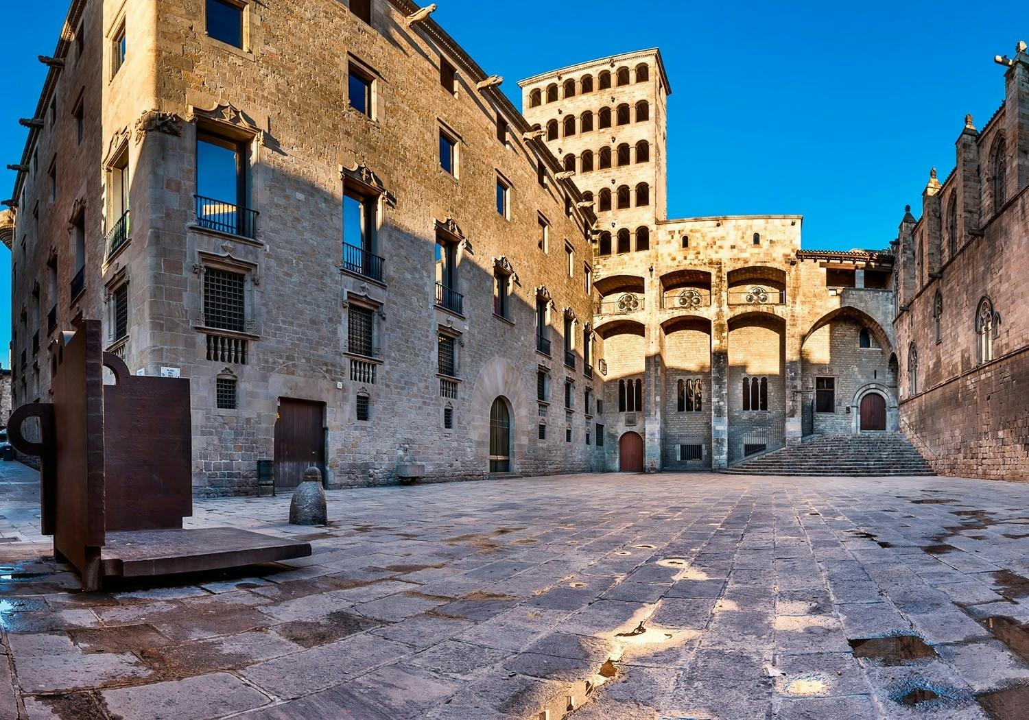 Sightseeing flight with helicopter, 6 minutes; Barcelona 360Âº Skywalk Walking Tour Helicopter And Boat Ride Musement