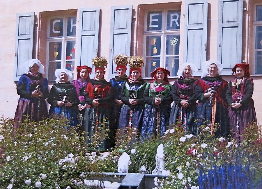 June 30 at 2:02 am ·. Hetzleser Tracht soll nicht in Vergessenheit geraten