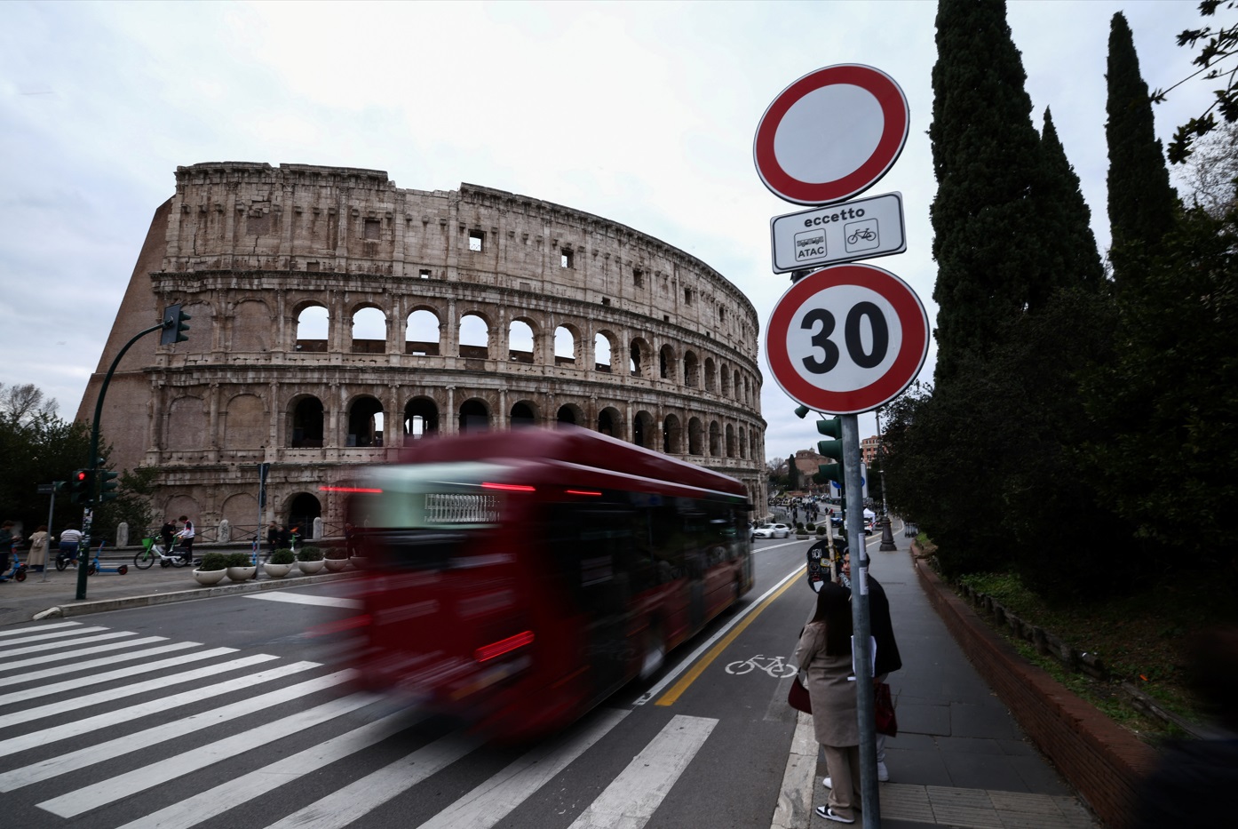 Roma şehir merkezinde araçlara hız sınırı